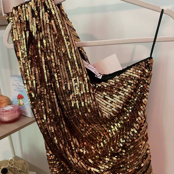 Gold Sequin One-Shoulder Dress - Picture 2 of 4